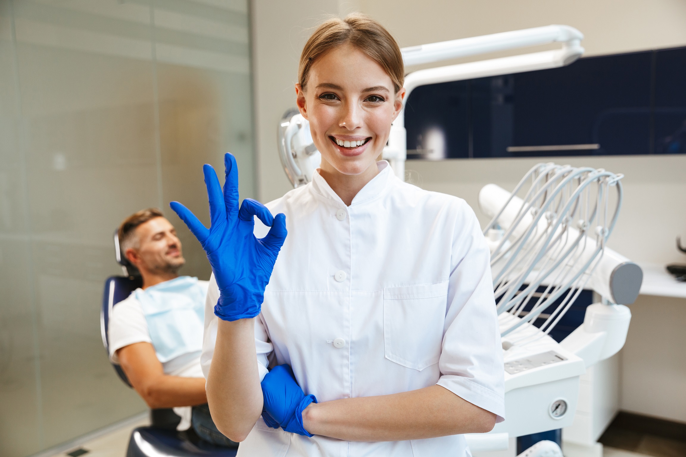 Pomoc Doraźna Stomatologiczna Poznań Szewska Klinika Stomatologiczna Poznań / Stomatolog M-Dent